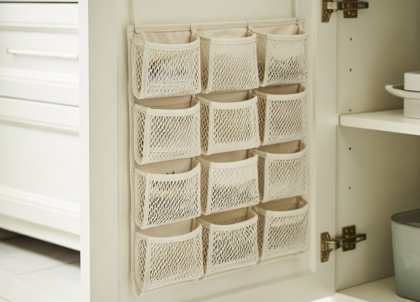 Smart Small Bathroom Storage Hacks to Organize Your Space on a Budget